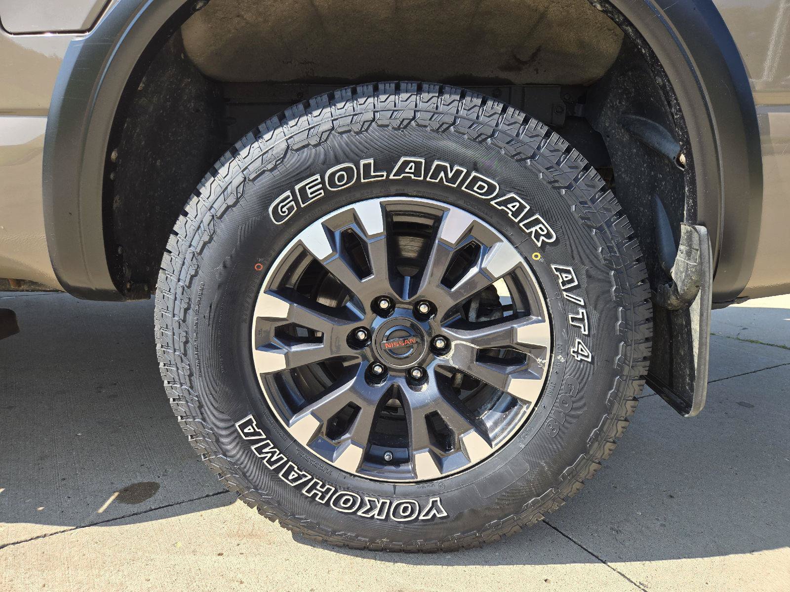 Used 2020 Nissan Titan PRO-4X w/ Pro-4x Utility Package AWD/4WD image 10