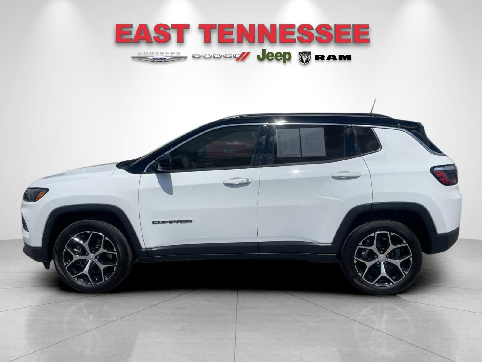 Used 2024 Jeep Compass Limited image 6