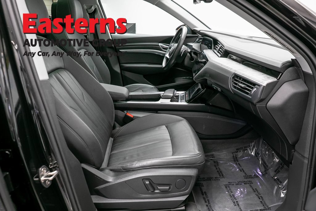 Used 2021 Audi e-tron Premium w/ Convenience Plus Package AWD/4WD image 26