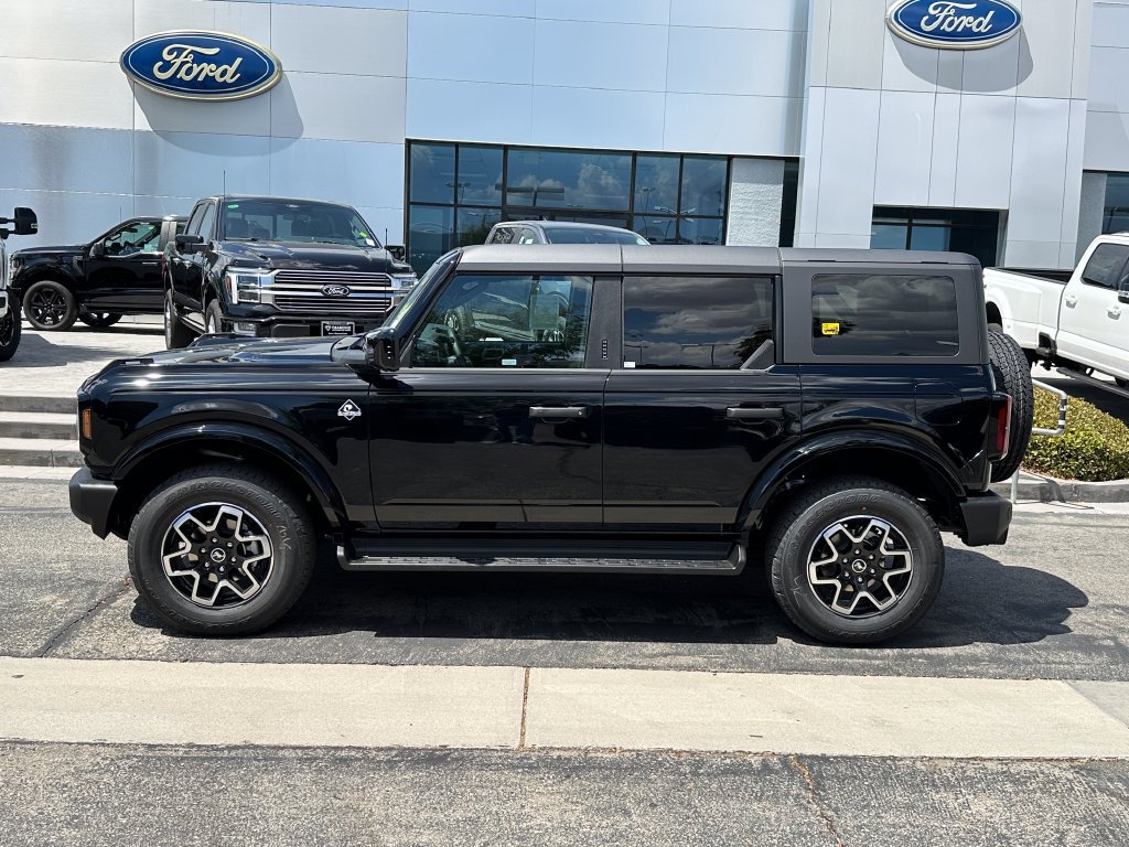 New 2026 Ford Bronco Outer Banks AWD/4WD image 3