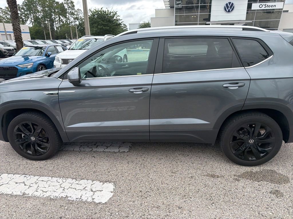 Certified 2023 Volkswagen Taos SE w/ Black Wheel Package FWD image 6
