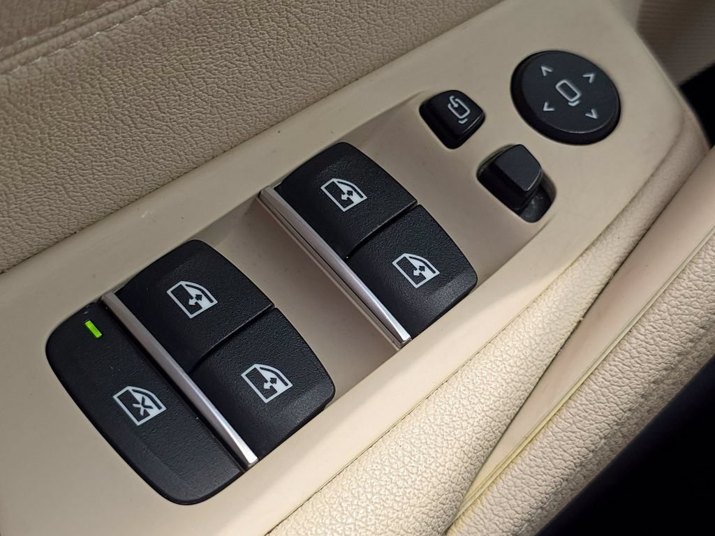 Used 2017 BMW 530i xDrive AWD/4WD image 24