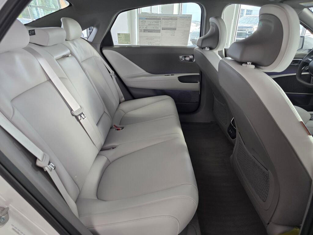 New 2025 Hyundai Ioniq 6 SEL image 29