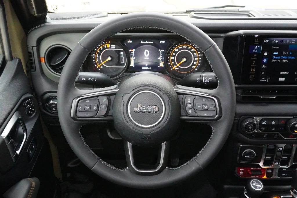Used 2025 Jeep Gladiator Mojave w/ Convenience Group AWD/4WD image 18