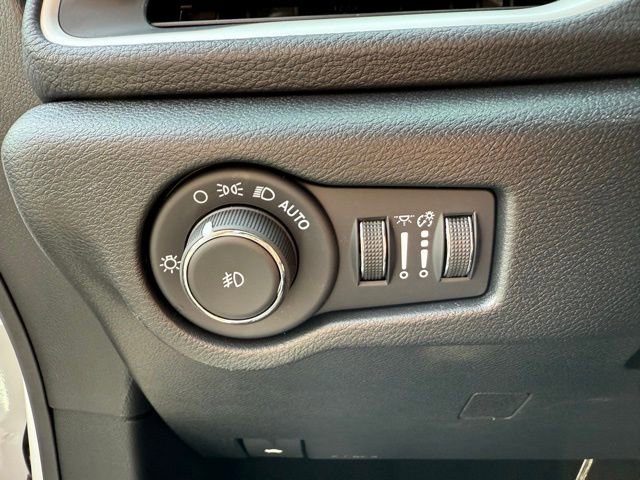 New 2026 Chrysler Pacifica Select image 13