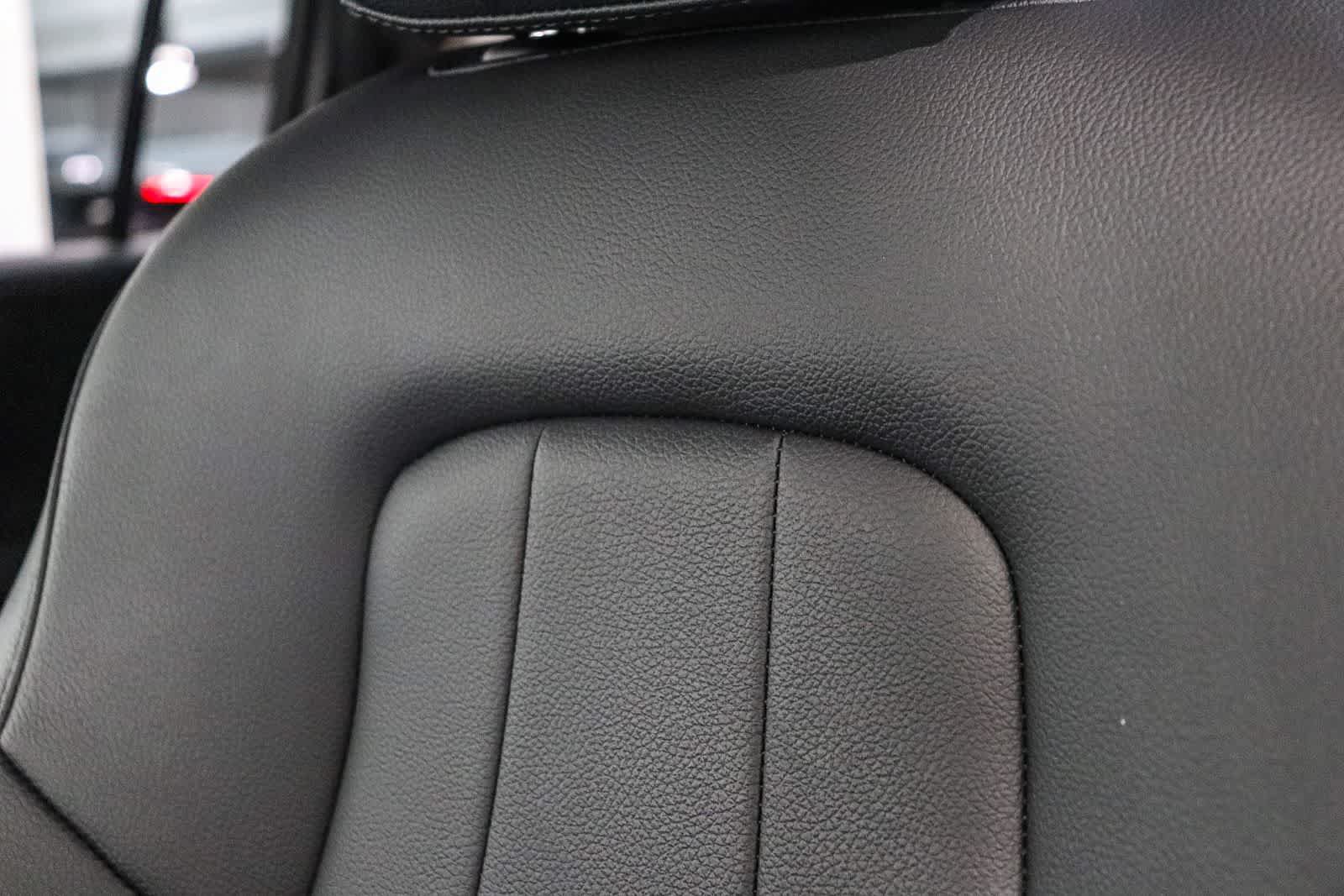 Used 2023 Mercedes-Benz EQB 300 4MATIC image 25