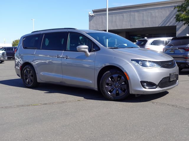 Used 2020 Chrysler Pacifica Limited w/ S Appearance Package FWD image 5