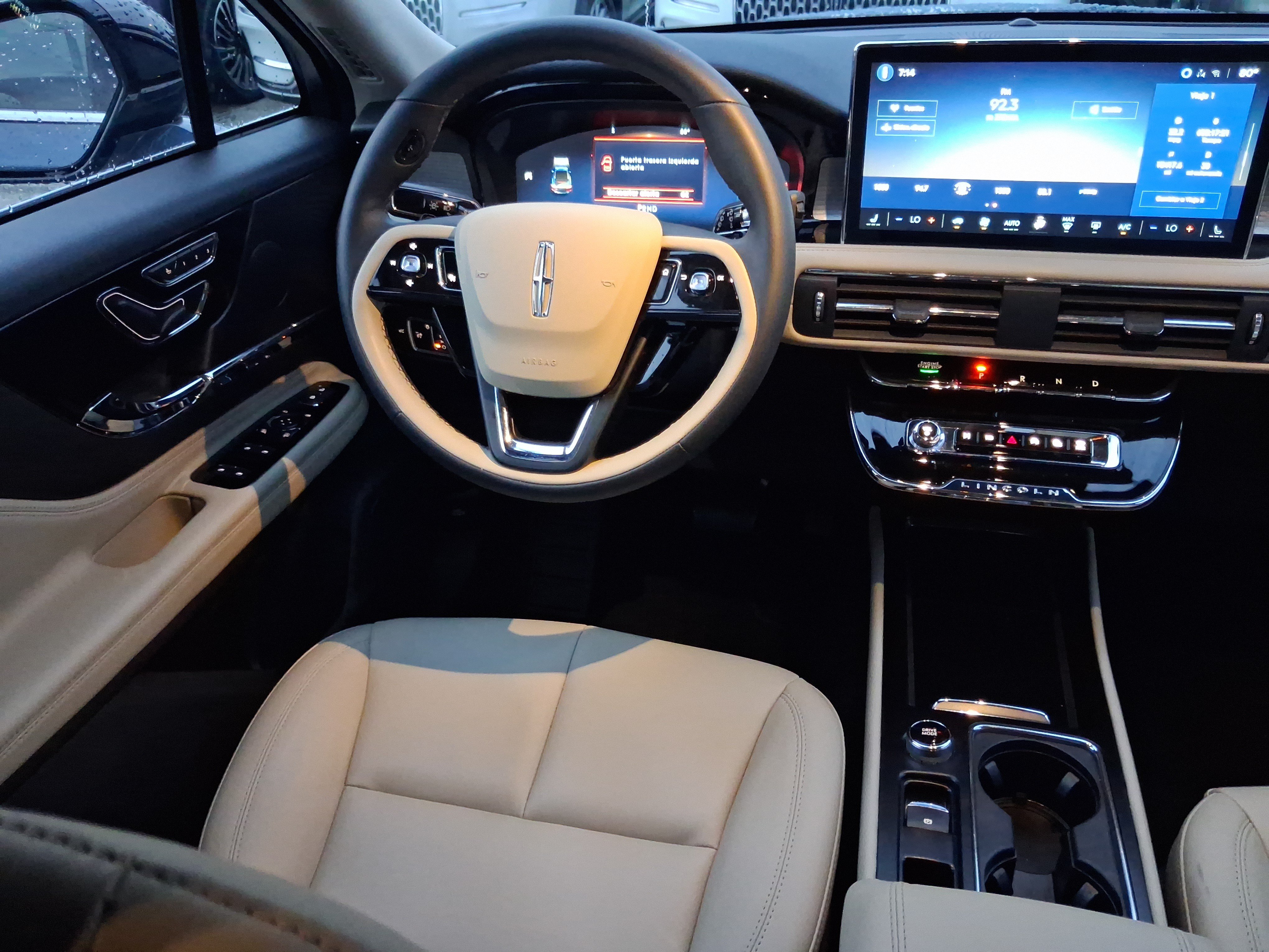 Certified 2025 Lincoln Corsair FWD image 8