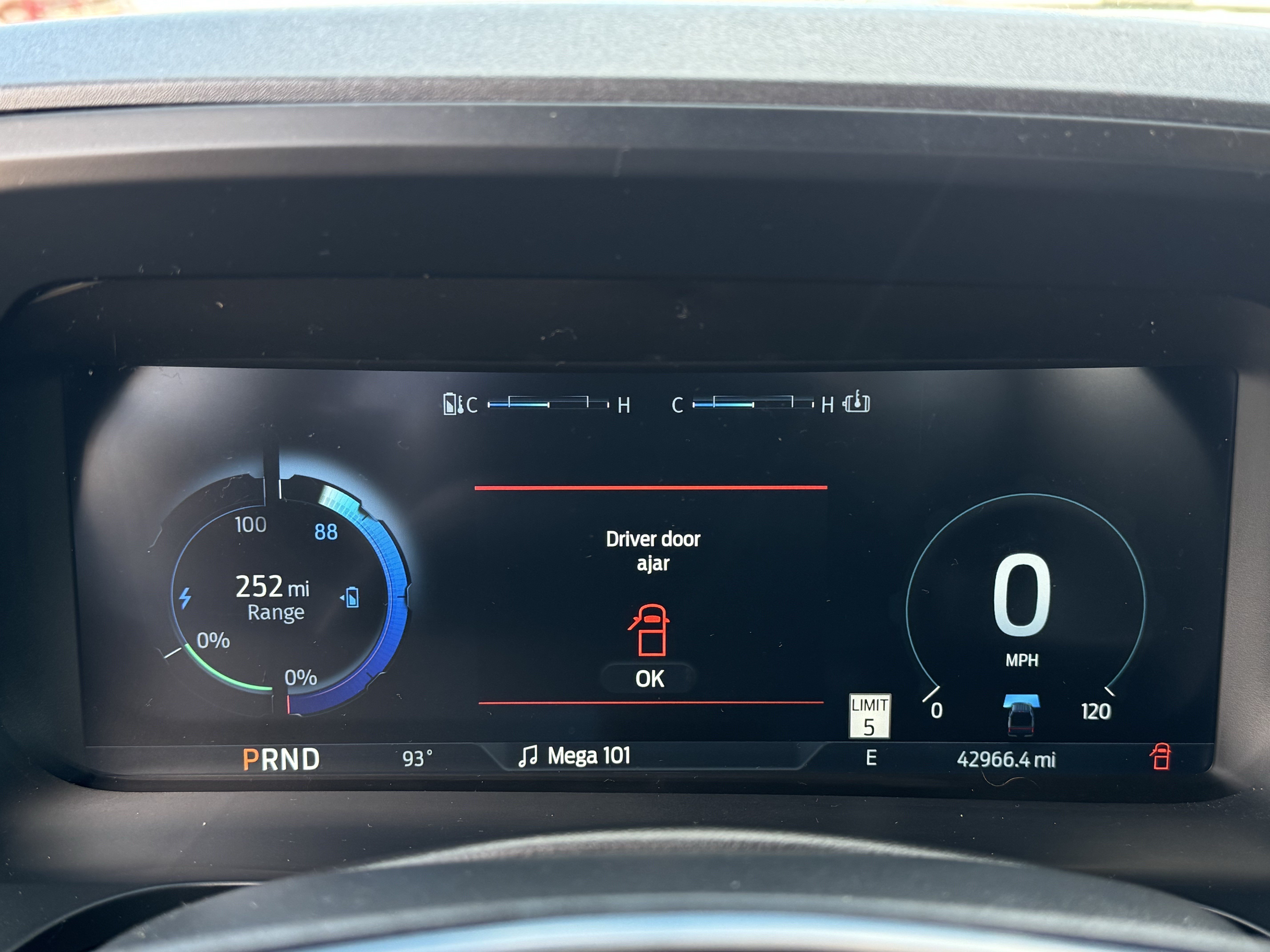 Used 2023 Ford F150 Lightning Platinum AWD/4WD image 30