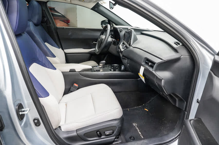Used 2025 Lexus UX 300h FWD w/ Accessory Package (Z1) image 16