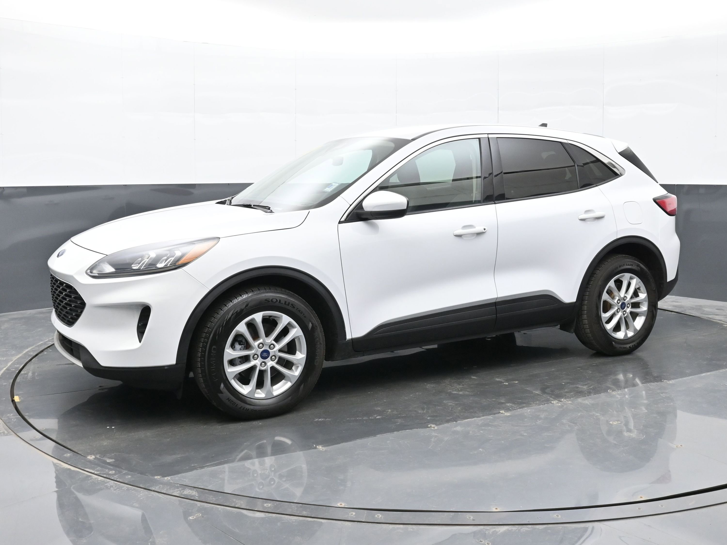 Used 2020 Ford Escape SE image 8