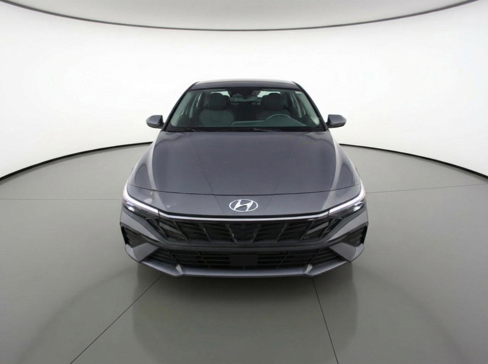 Used 2025 Hyundai Elantra SEL image 2