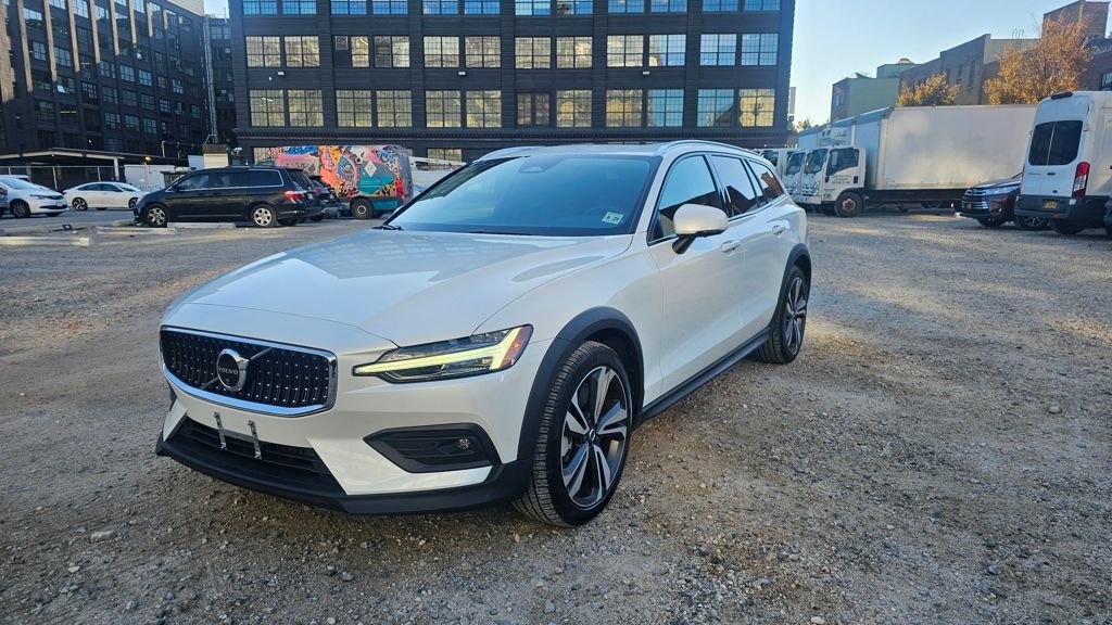 Certified 2024 Volvo V60 B5 Cross Country Plus
