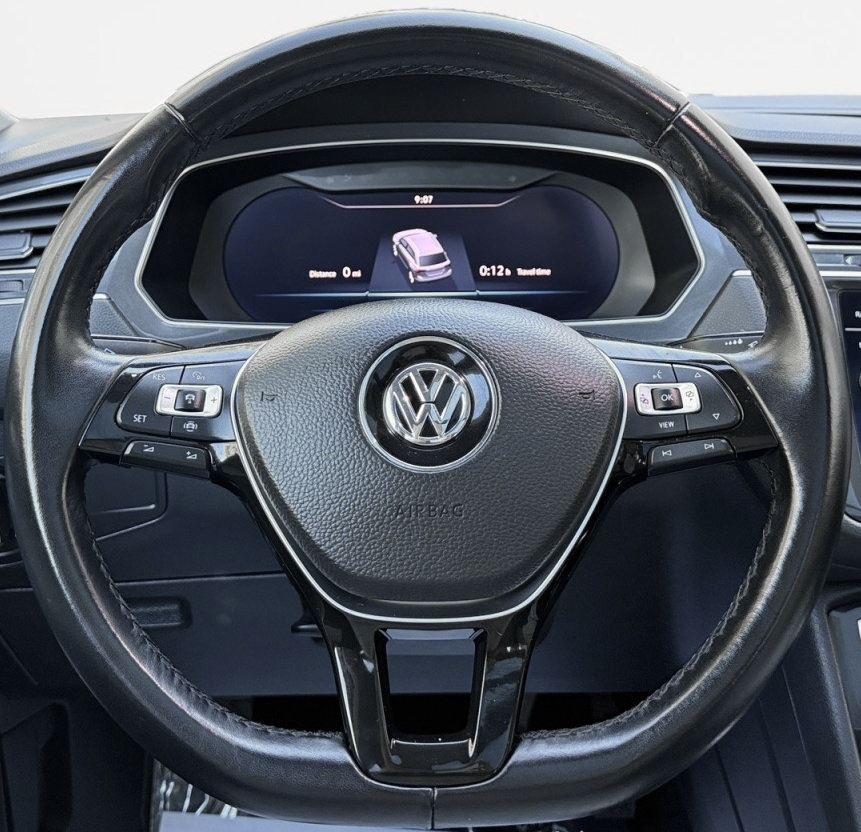 Used 2019 Volkswagen Tiguan SEL AWD/4WD image 18