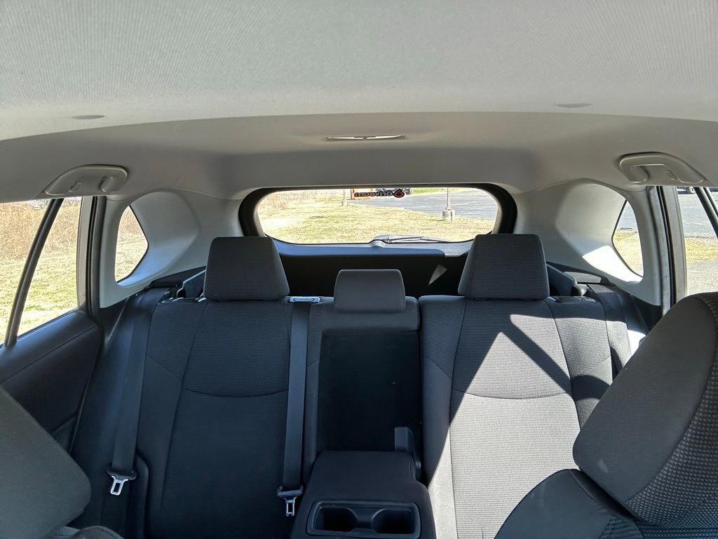 Used 2020 Toyota RAV4 LE image 28