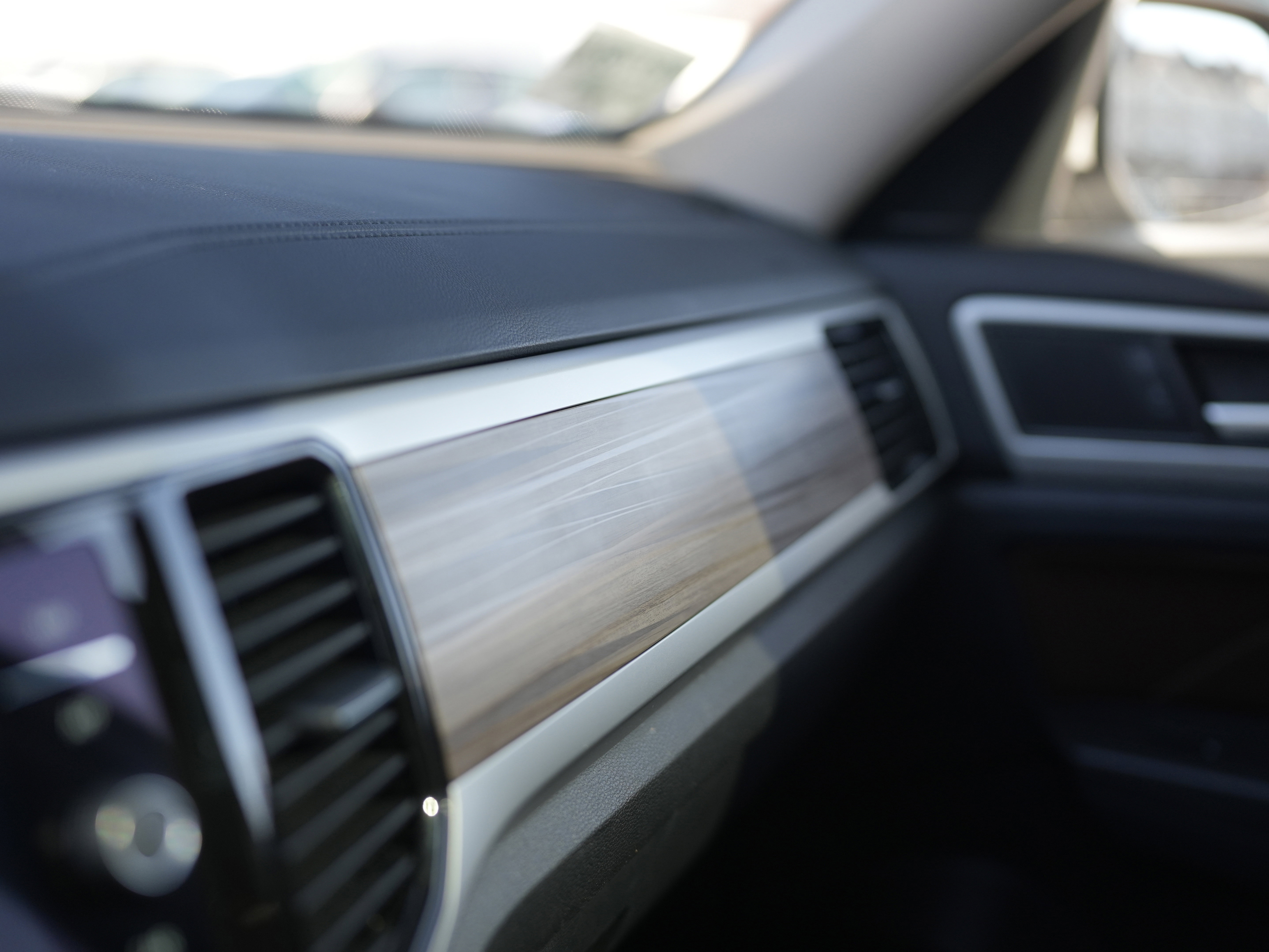 Certified 2023 Volkswagen Atlas SEL image 30