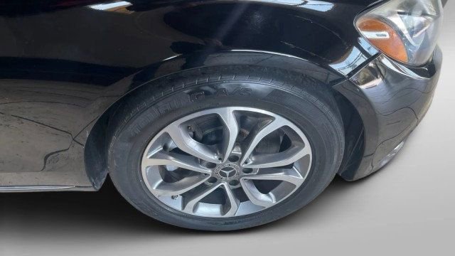 Used 2018 Mercedes-Benz C 300 Sedan image 21