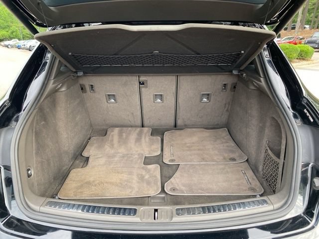 Used 2018 Porsche Macan AWD/4WD image 25