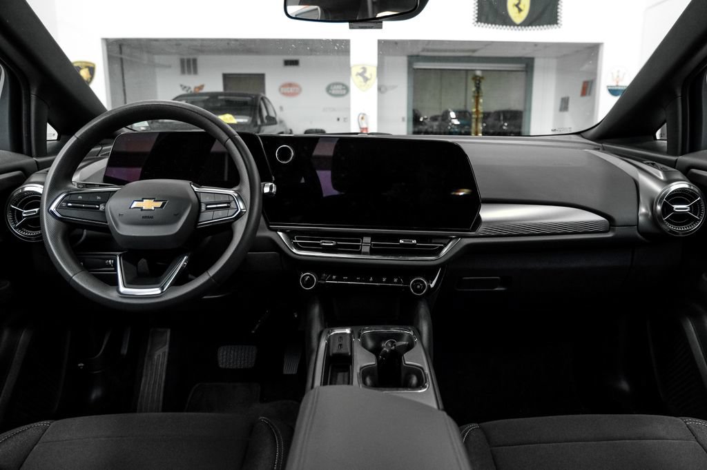 Used 2026 Chevrolet Equinox EV LT FWD image 13