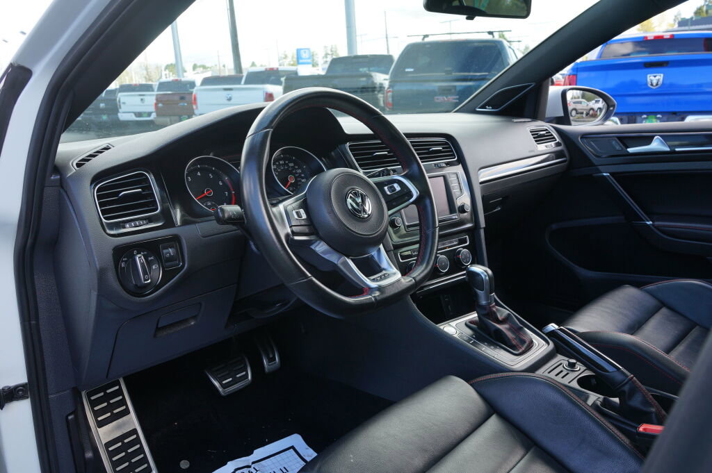 Used 2017 Volkswagen GTI SE FWD image 11