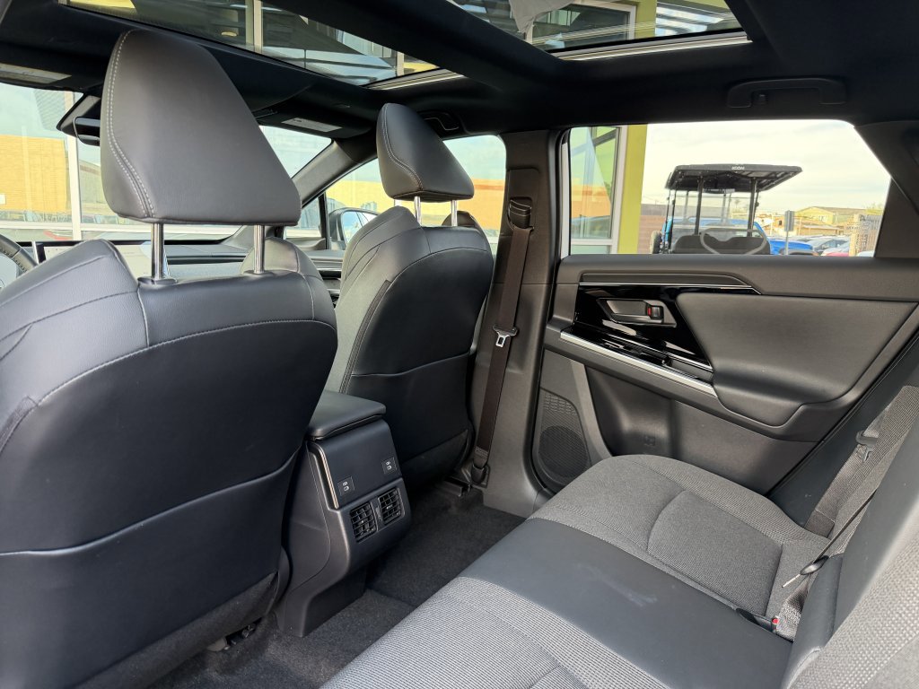 Used 2024 Toyota bZ4X XLE w/ Weather Package image 30