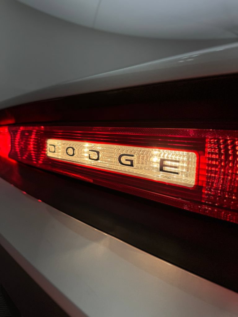 Used 2010 Dodge Challenger SE RWD image 32