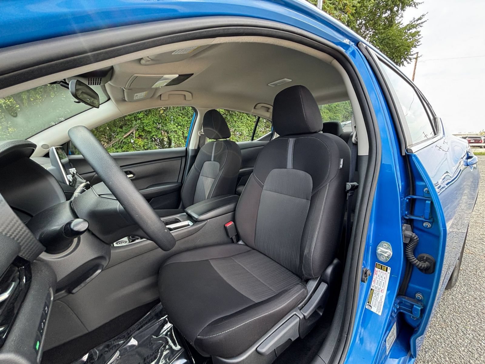 Used 2025 Nissan Sentra SV FWD image 29