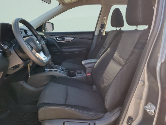 Used 2017 Nissan Rogue S FWD image 25