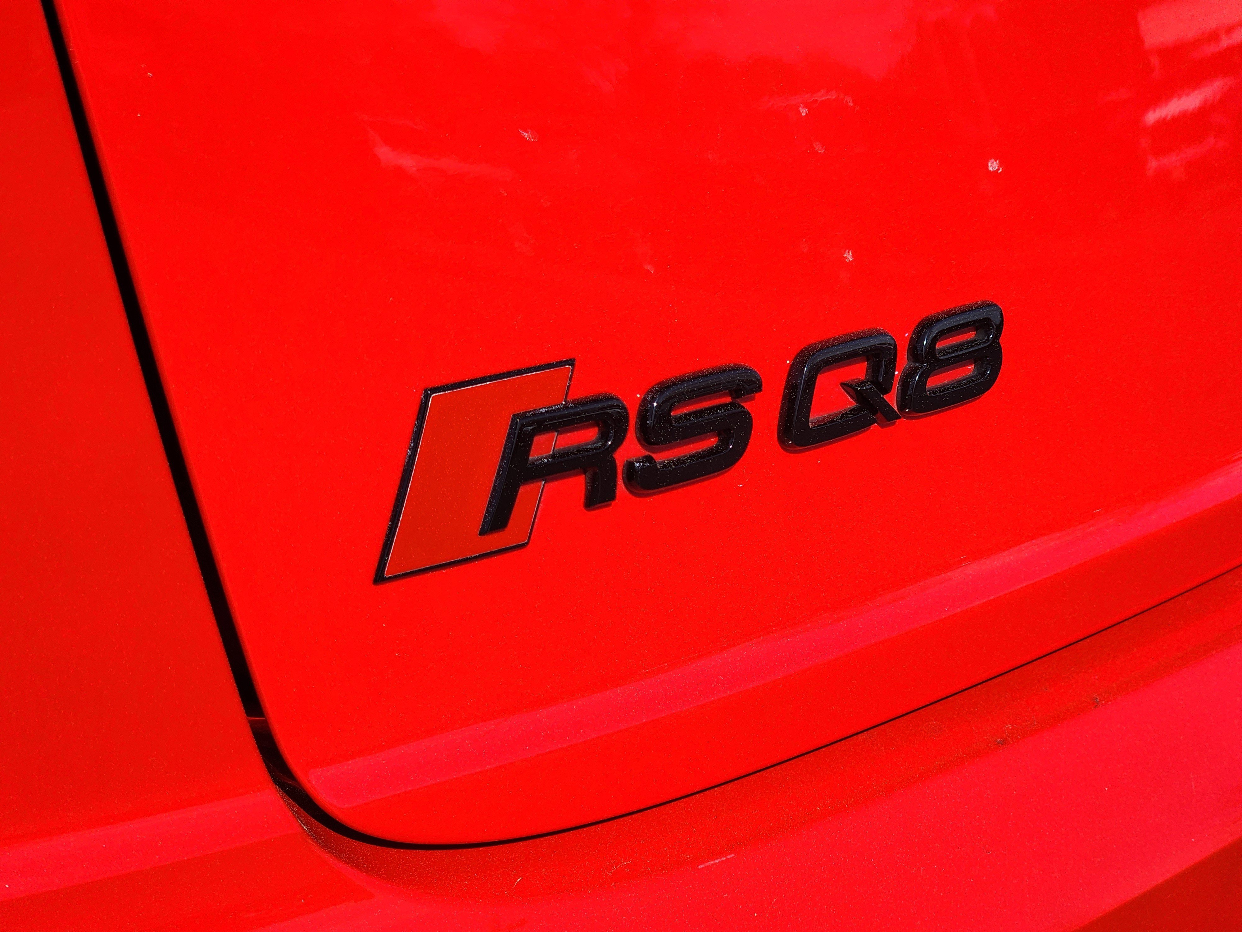 Used 2022 Audi RS Q8 w/ Carbon Optic Package image 11