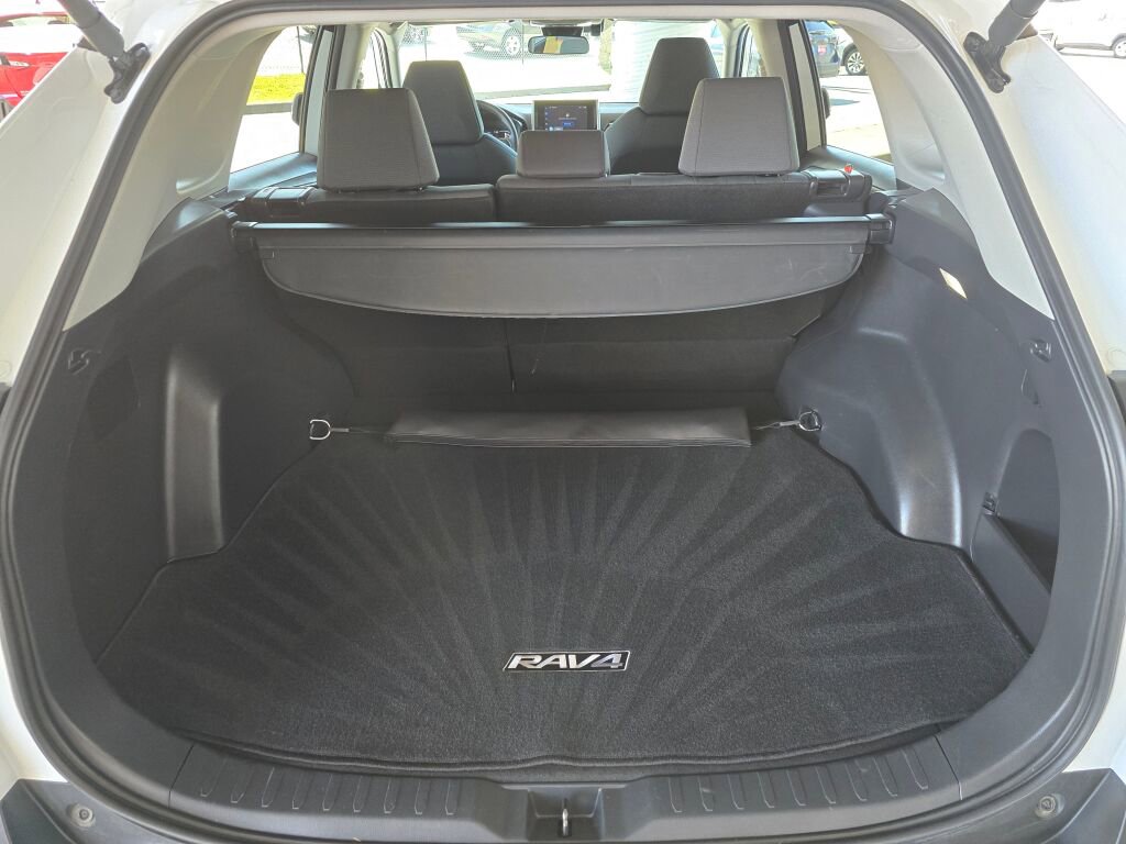 Used 2024 Toyota RAV4 XLE w/ Convenience Package AWD/4WD image 16