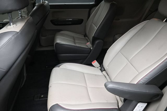 Used 2016 Kia Sedona SX FWD image 19