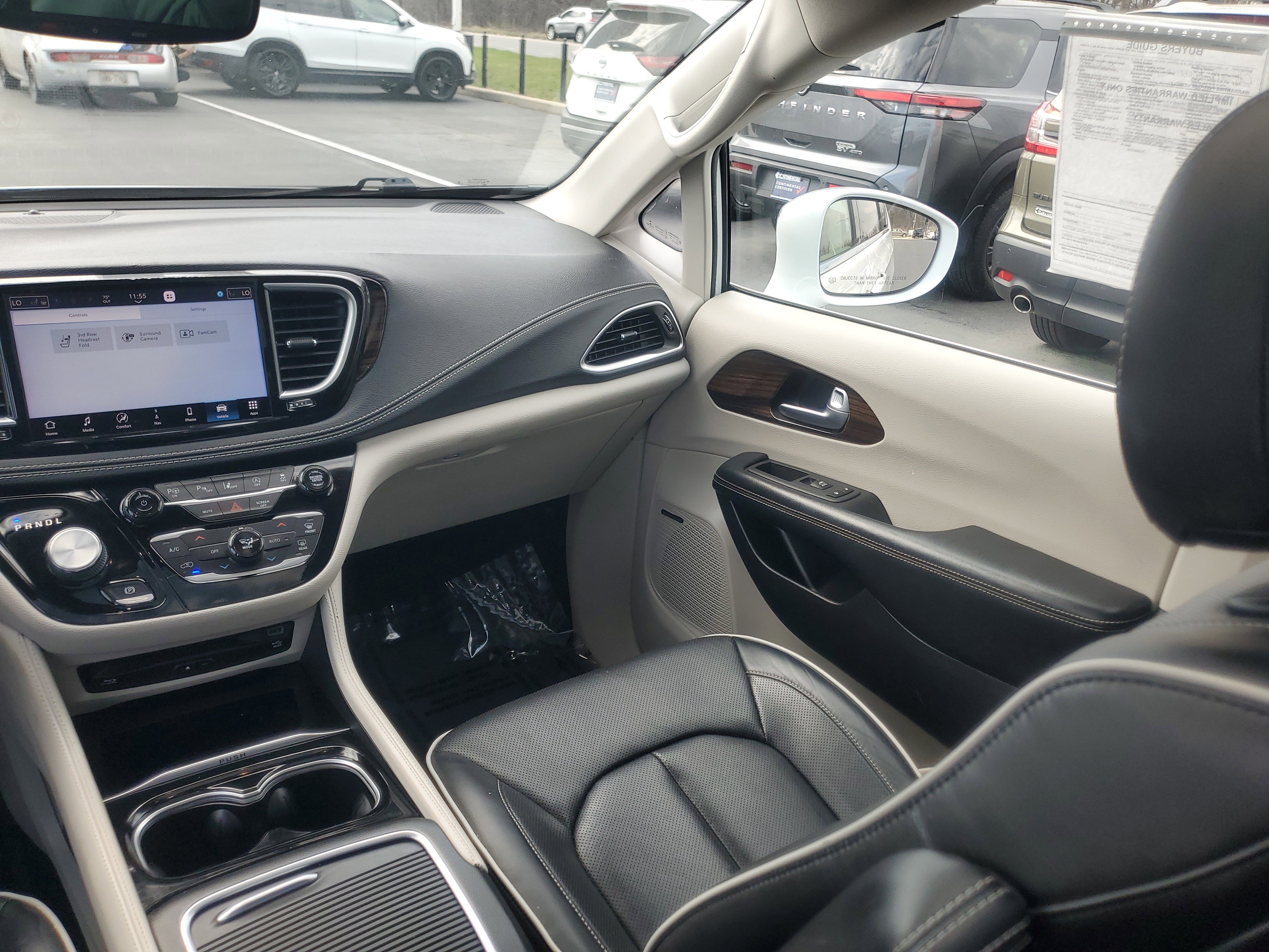 Used 2021 Chrysler Pacifica Limited w/ Uconnect Theater Family Group AWD/4WD image 25