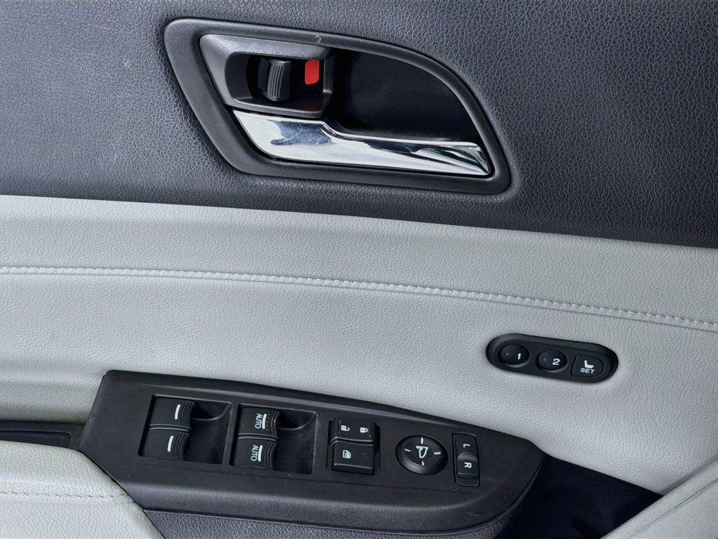 Used 2016 Acura ILX w/ Premium Package FWD image 17