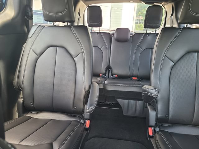 New 2027 Chrysler Pacifica Select FWD image 15