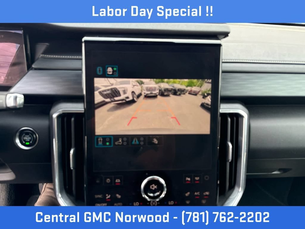Certified 2025 GMC Acadia Elevation AWD/4WD image 19