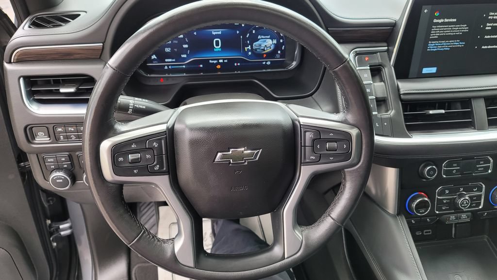 Used 2022 Chevrolet Tahoe Z71 w/ Luxury Package AWD/4WD image 19