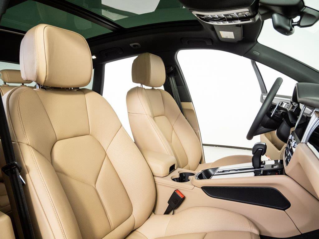 New 2026 Porsche Macan AWD/4WD image 24