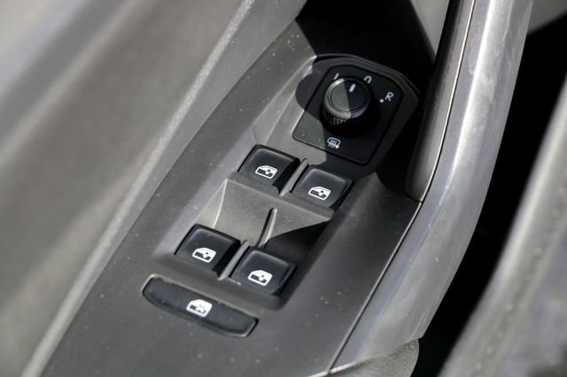 Used 2020 Volkswagen Jetta R-Line w/ R-Line Cold Weather Package FWD image 22