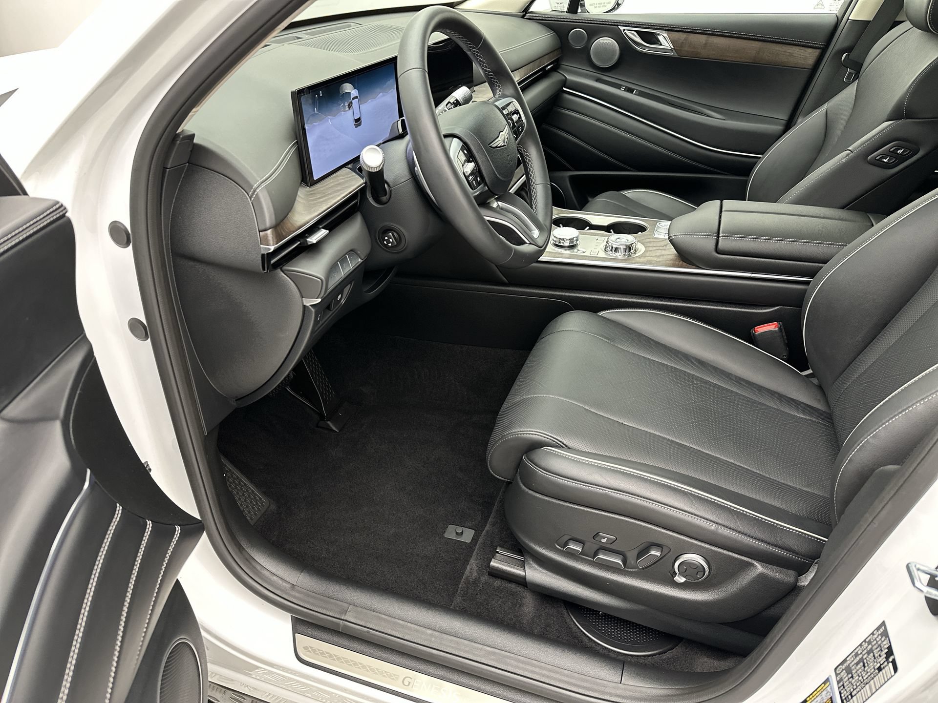 Certified 2026 Genesis GV80 3.5T Advanced AWD/4WD image 11