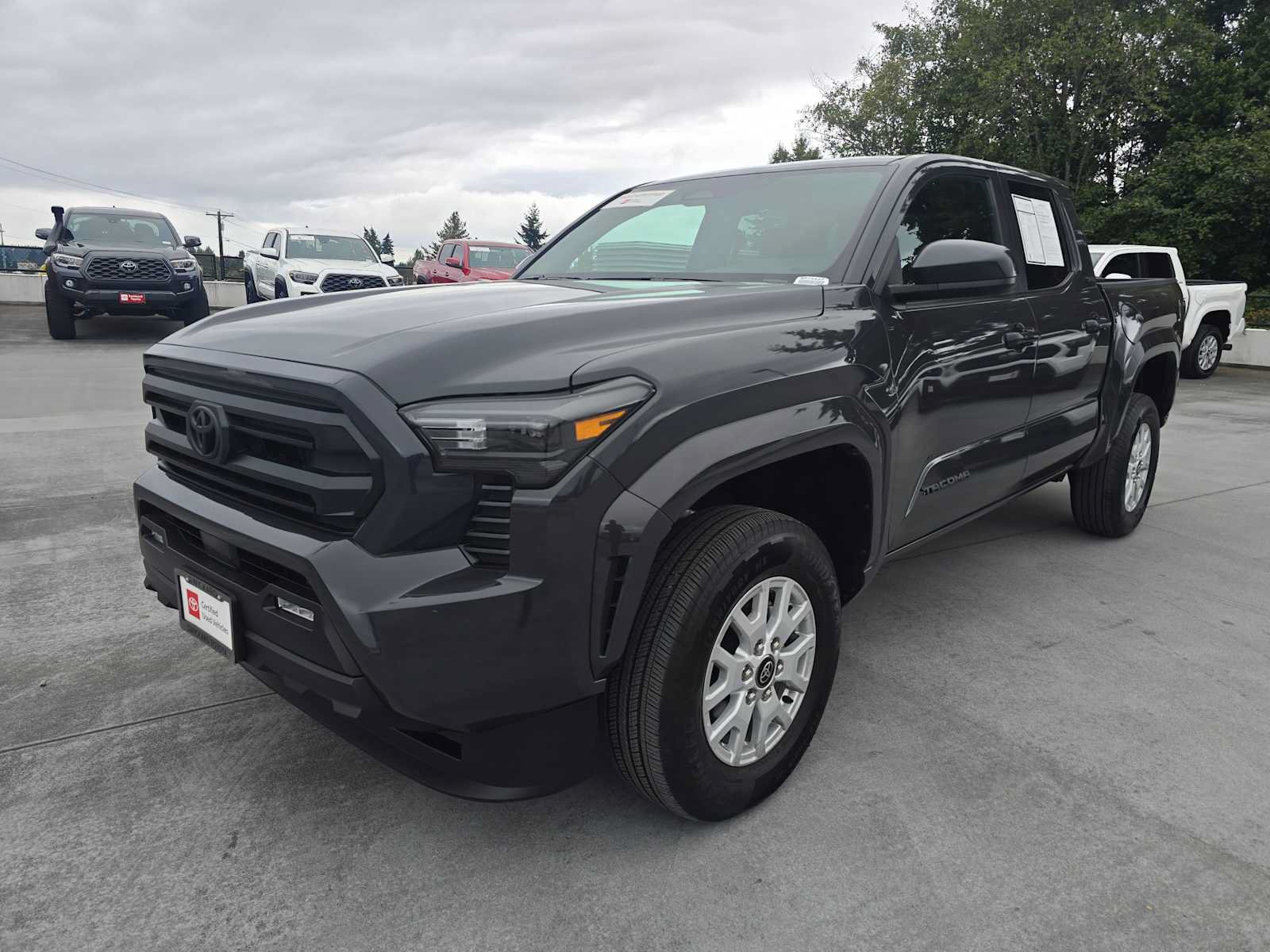 Used 2025 Toyota Tacoma SR5 AWD/4WD image 7