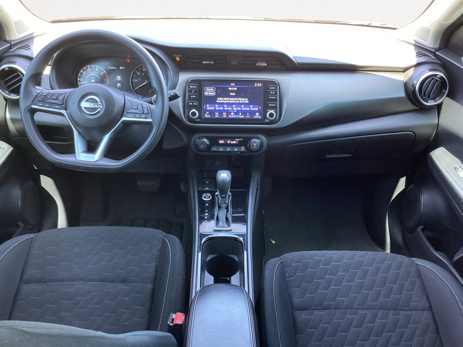 Used 2022 Nissan Kicks SV image 4