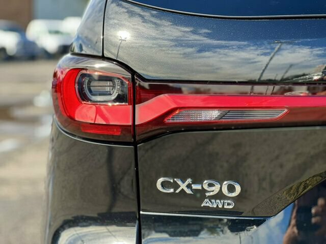 Used 2024 MAZDA CX-90 Plug-In Hybrid w/ Premium Pkg AWD/4WD image 12