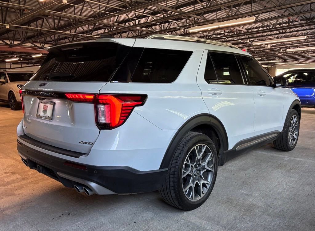 Used 2025 Ford Explorer Platinum w/ Ultimate Package AWD/4WD image 8