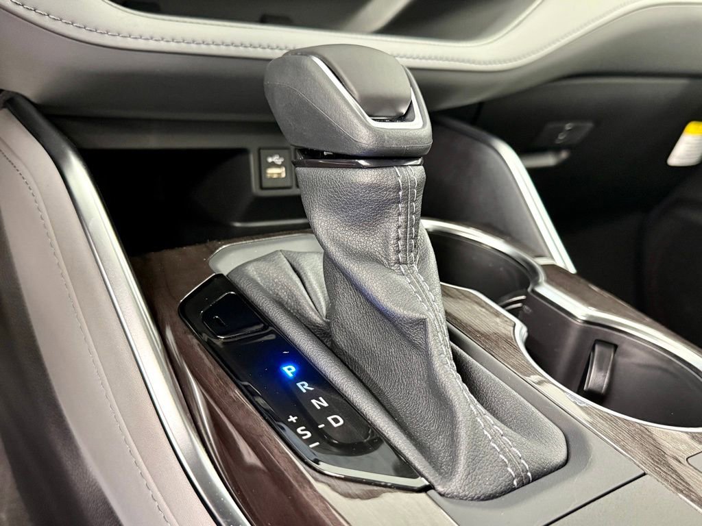 Used 2026 Toyota Highlander Platinum image 31