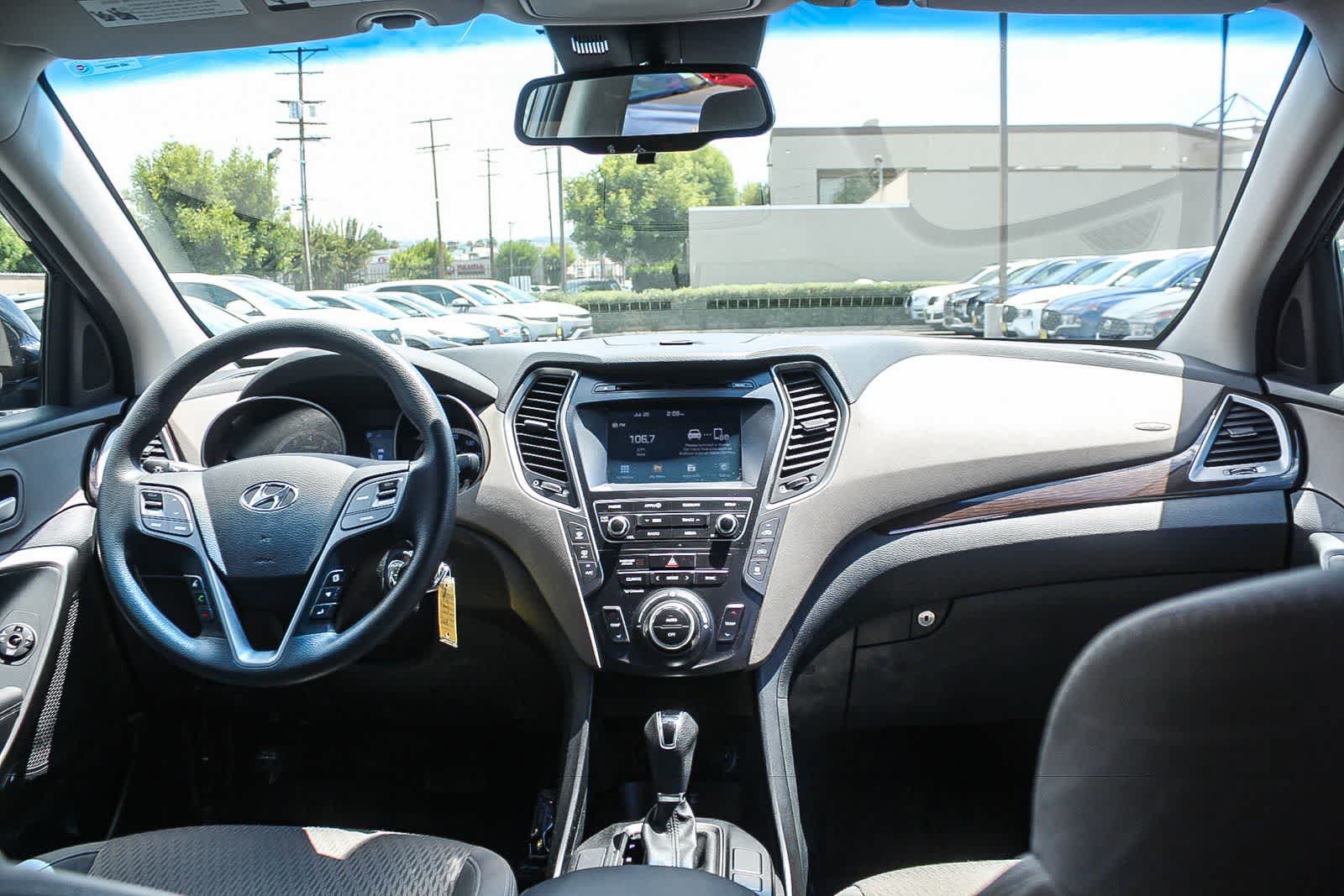 Used 2019 Hyundai Santa Fe XL SE FWD image 16