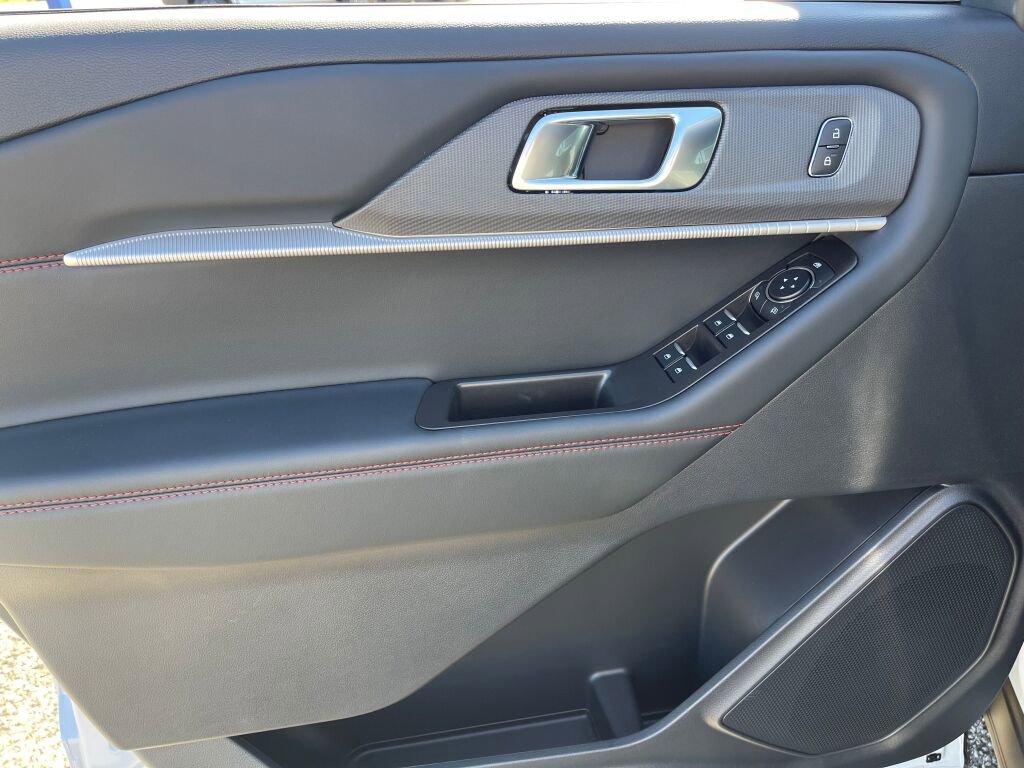 New 2026 Ford Explorer ST-Line image 7