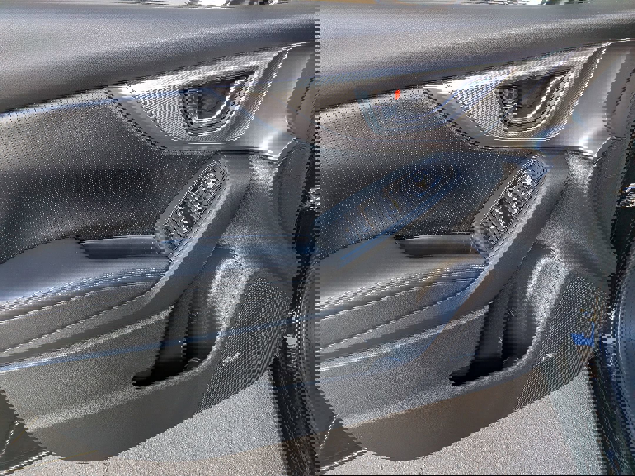 Used 2021 Subaru Impreza 2.0i Limited image 8