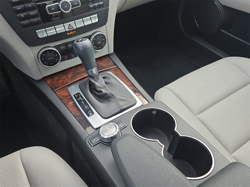 Used 2013 Mercedes-Benz C 250 Sedan image 24