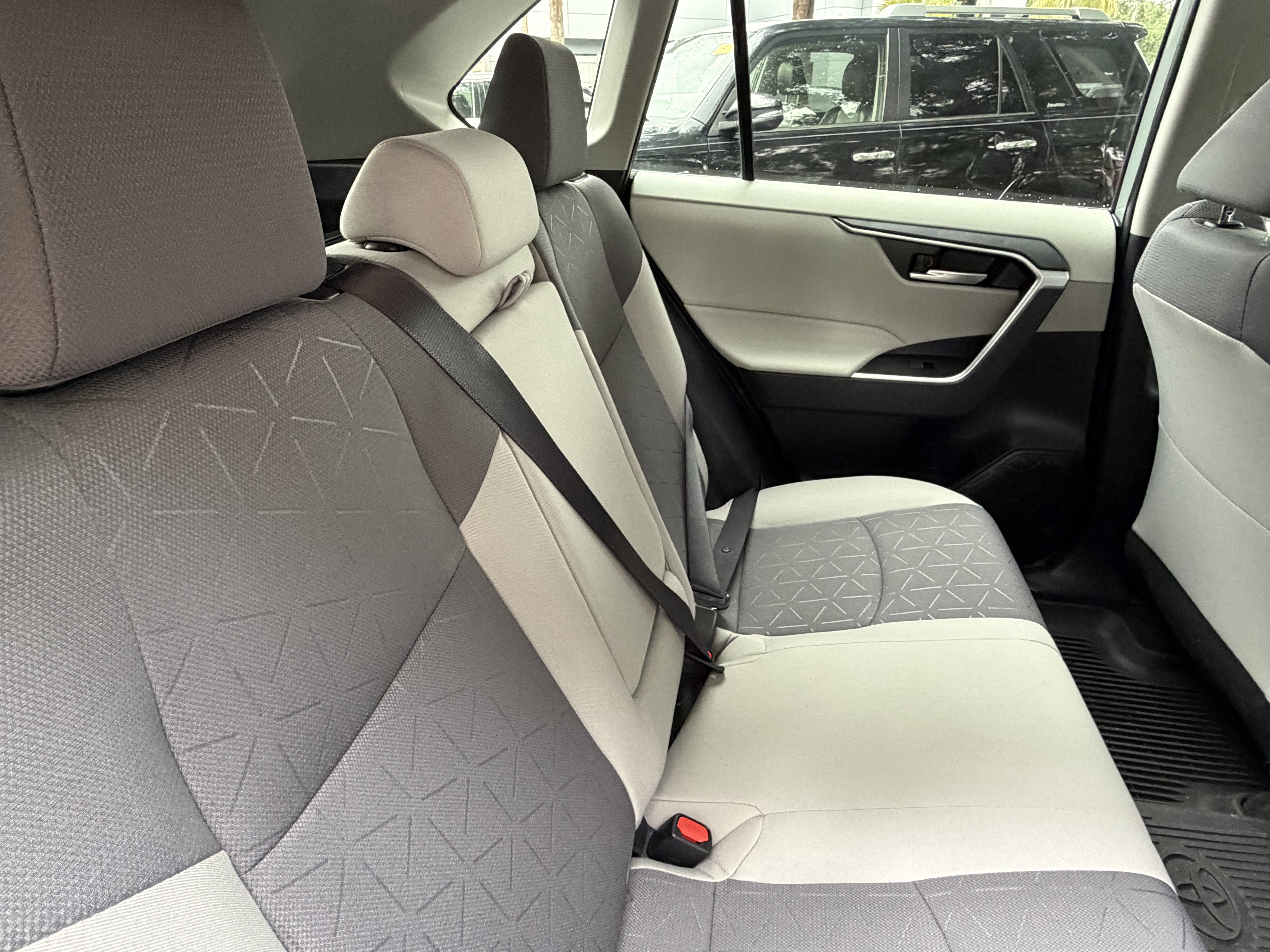 Used 2023 Toyota RAV4 XLE FWD image 40