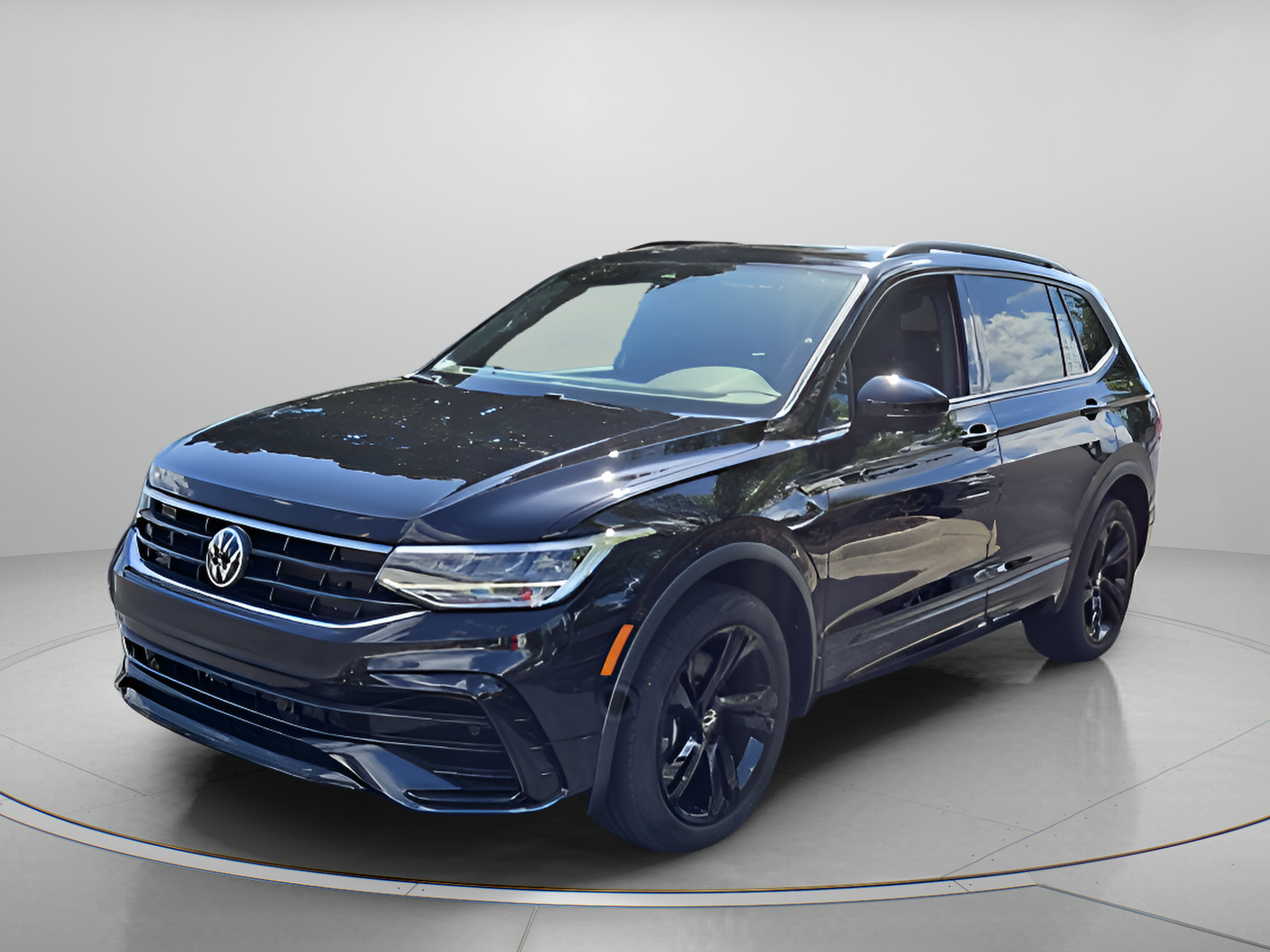 Certified 2023 Volkswagen Tiguan SE R-Line FWD video 1